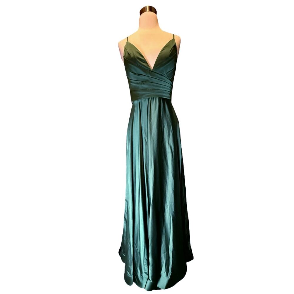 LA FEMME Emerald Green Satin Ball Gown Plunge V-Neck Dress Slit Evening 6 NWT - Picture 4 of 13